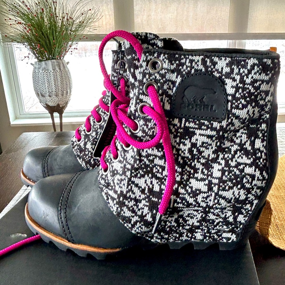 Sorel PDX wedge size 9.5 NIB.